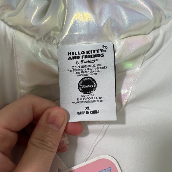 Hello Kitty Snow Angel Cropped Puffer Vest Size XL - Picture 15 of 16